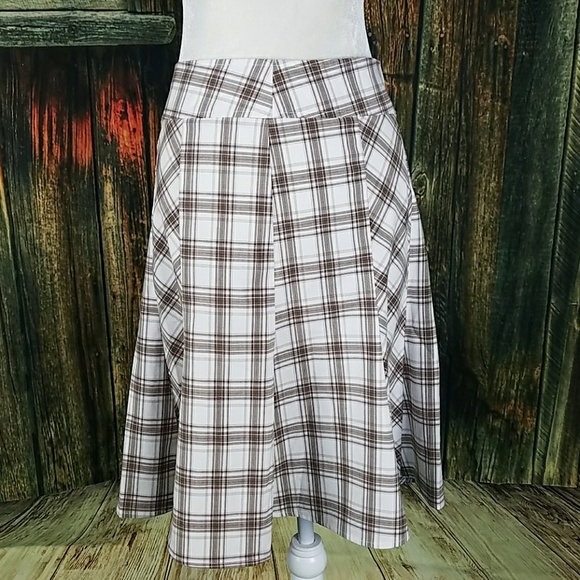 Get ready for spring in this Adorable skirt - Picture 1 of 5